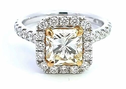 18k Gold Square Radiant Ring With VVS & VS Diamonds