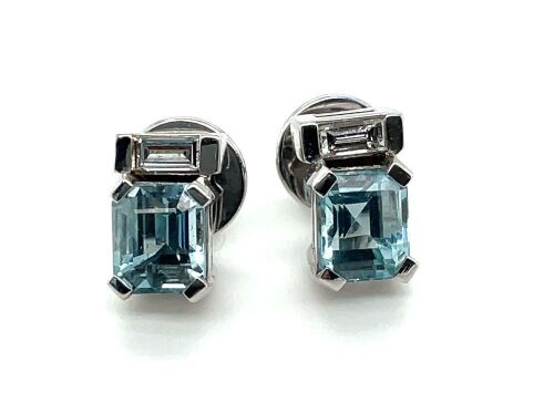 18ct White gold earrings - Aquamarine & baguette Diamonds