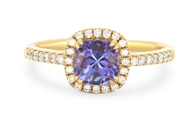 18k Yellow gold ring set with a 1.50ct natural Tanzanite & 0.24cts of Diamonds
