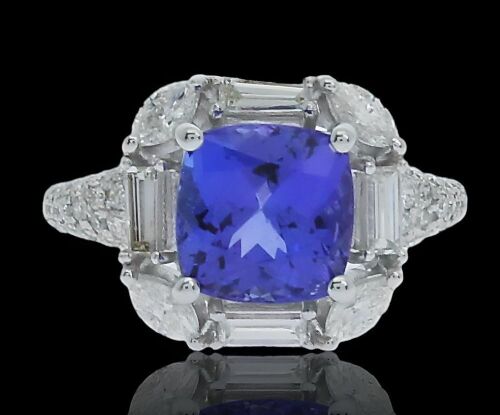 18K White gold, Tanzanite and Diamond Ring