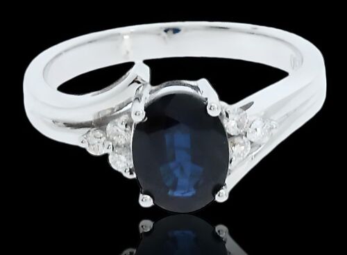 18K White Gold Oval Blue Sapphire and Diamond Dress ring