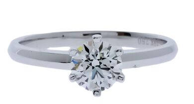 18K White Gold Solitaire Engagement Diamond Ring