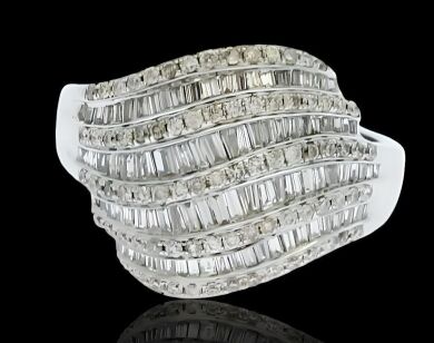 18K White Gold Diamond Dress ring