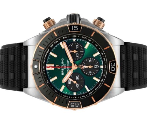 Breitling UB0136 Super Chronomat B01 44 Green Dial 44mm 2023 Box & Papers