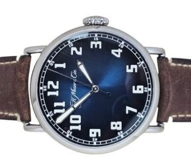 H.Moser & Cie. Heritage Center Seconds Funky Blue